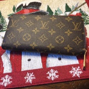 Louis Vuitton Zippy wallet
